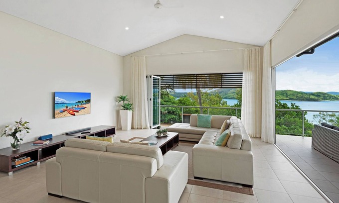 Hamilton Island Villa | Peninsula 8