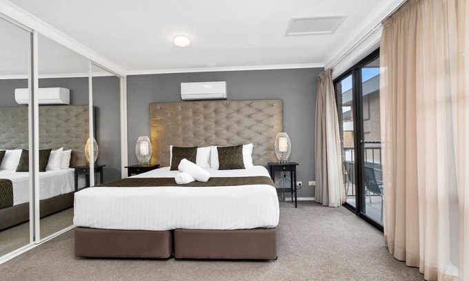 Nelson Bay Hotel | Peninsula Nelson Bay Motel and Serviced Apartments