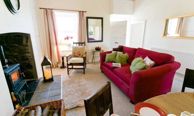 Ty Croes Cottage | Penlon - a dog that sleeps 4 guests in 2 bedrooms