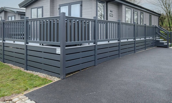 Fowey Cabin | PENMARLAM LODGE RETREAT 15, family friendly in Bodinnick