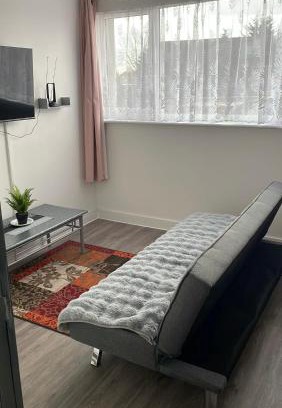 Mawneys Apartment | Penn Gardens Flat 1 - 2 - 3 & 4 Apartments