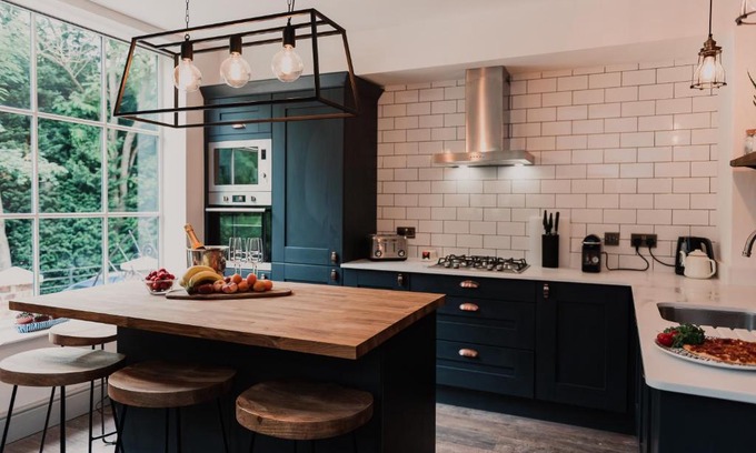 Coalbrookdale House | Penny Black Cottage