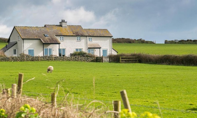 Ty Croes House | Penrhyn Isaf Dau