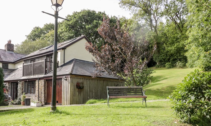 Brazzacott Cottage | PENROSE COTTAGE, pet friendly, with a garden in Launceston