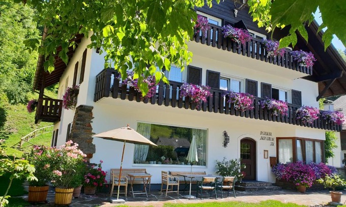 Bad Aussee Bed & Breakfast | Pension Alpenhof