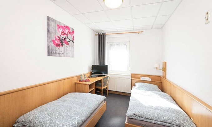 Burghausen-Rueckmarsdorf Hotel | Pension Greiser