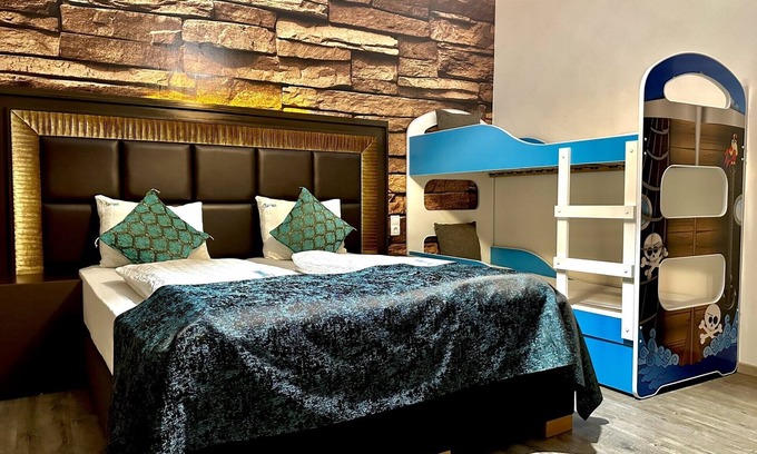 Guenzburg House | Pension Kristalpark