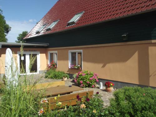 Kachlin House | Pension Lindenhof