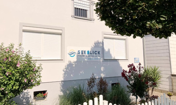 Neusiedl am See House | Pension Seeblick Latzko