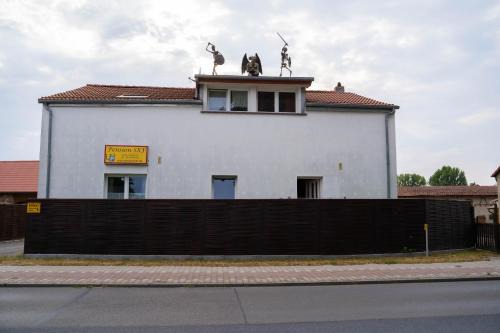 Waltersdorf House | Pension SXF