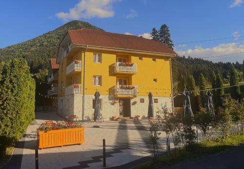 Baile Tusnad House | Pensiunea Iris