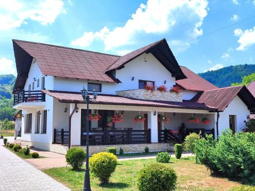 Leordina House | Pensiunea Sub Horiță
