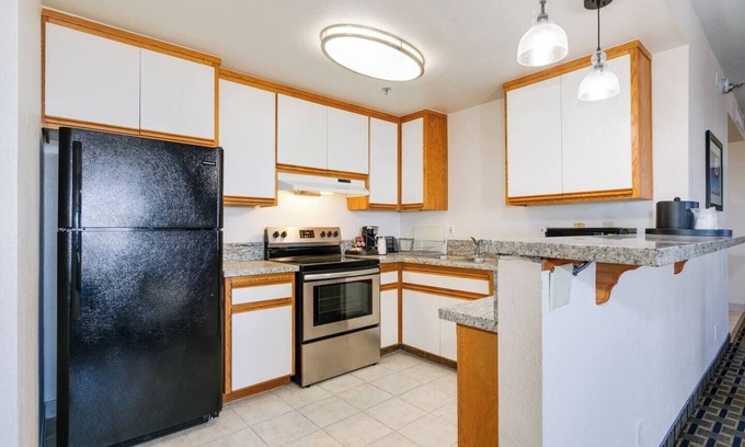 Rancho Cucamonga Apartment | Penthouse Apartment w/ City View