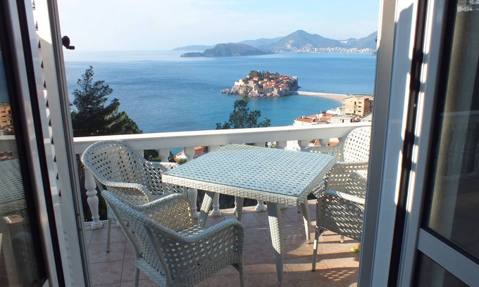 Sveti Stefan Apartment | Penthouse Apartment Sveti Stefan