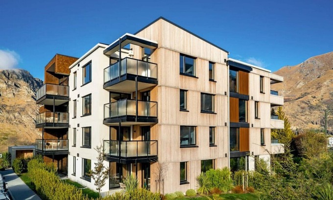 Arthur's Point Apartment | Penthouse Apt 24 at the base of Coronet Peak