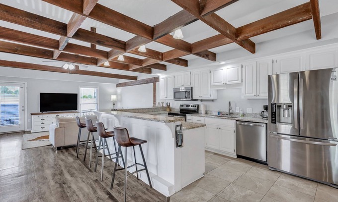 Statesboro Apartment | Penthouse Loft- Balcony Over Downtown Statesboro