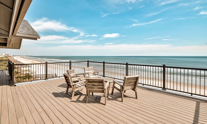 Litchfield by the Sea Condo | Penthouse Oceanfront Villa at Inlet Point on Litchfield Beach