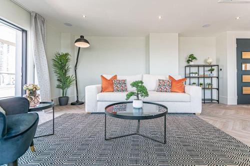 The Docks Apartment | PENTHOUSE RIVER VIEW! WoW
