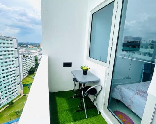 Matandang Balara Apartment | Penthouse Unit @ 19 floor w/ Balcony. Studio type.