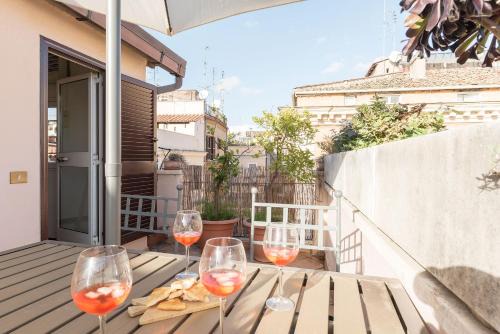 Rione XI Sant'Angelo Apartment | Penthouse with Terrace in the Heart of Rome