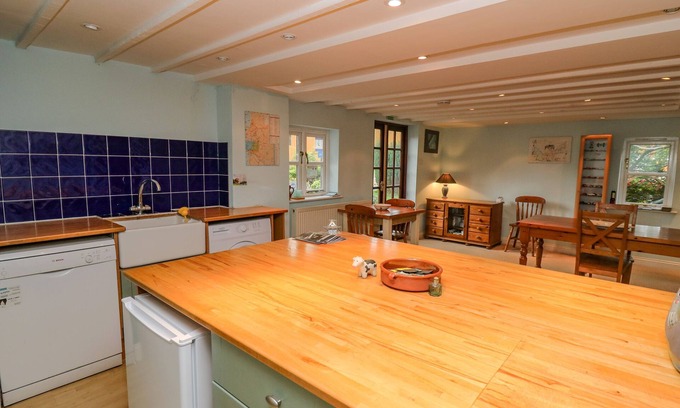 Aberystwyth Cottage | Penybont Apartment