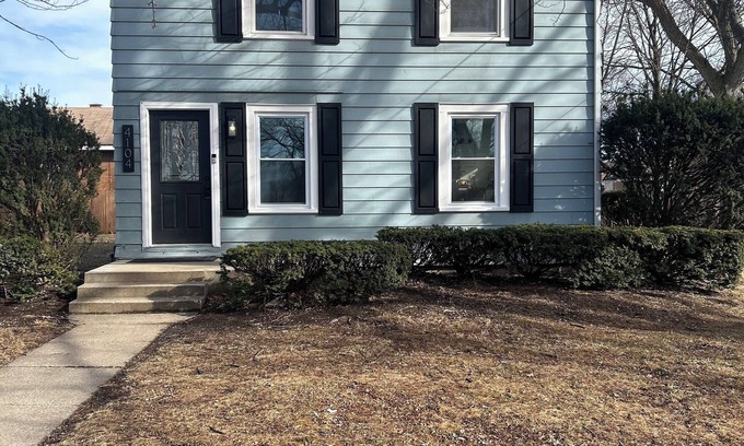 Peoria Heights House | Peoria Heights 3BR/3BA Home – WiFi, Family-Friendly, Convenient