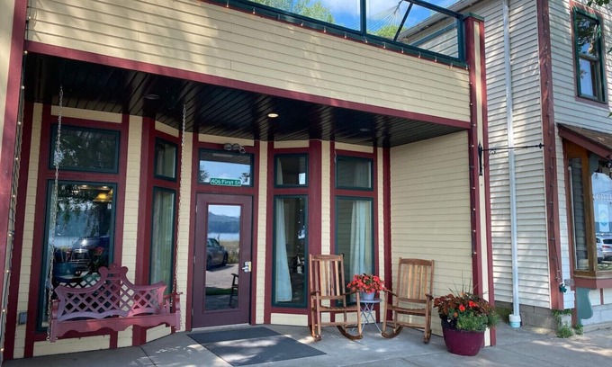 Pepin Apartment | Pepin Marina Retreat: Street Level Loft Apartment