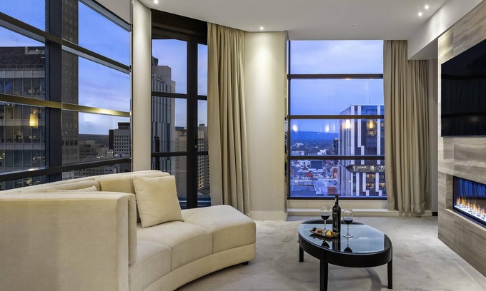 Adelaide Central Business District Hotel | Peppers Waymouth Adelaide