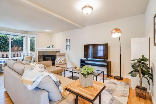 North Queen Anne House | Perch - Florentia Residence