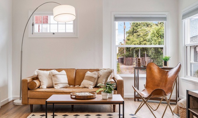Queen Anne House | Perch - Queen Ann Vintage Charm: Spacious & Cozy 3BR/2BA Home