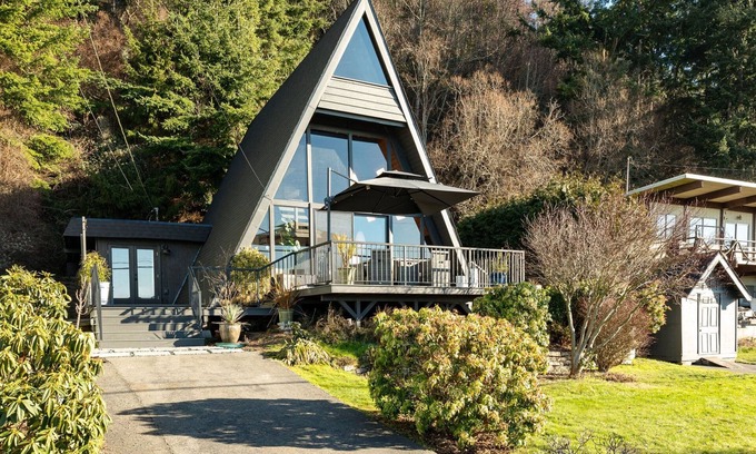 Lagoon Point House | Perch - Shorewood A-Frame: Dream Whidbey Getaway