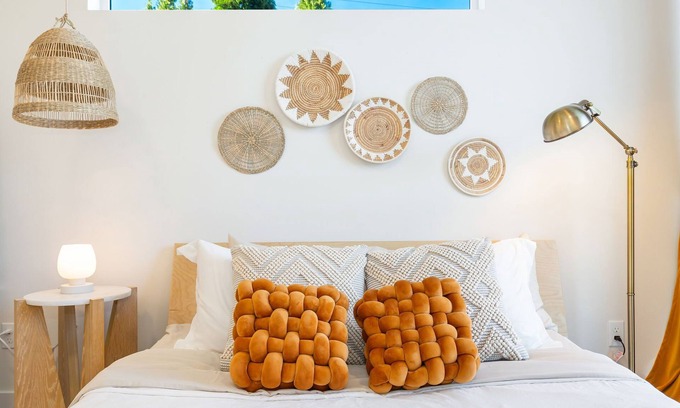 North Queen Anne House | Perch - The Ashworth 67: Chic 3 BR North Queen Ann Retreat with Parking