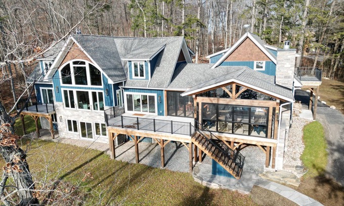 Dysart et al Cottage | Percy Lake Private Lakehouse- 6 bedrooms, 7 bathrooms - Sauna