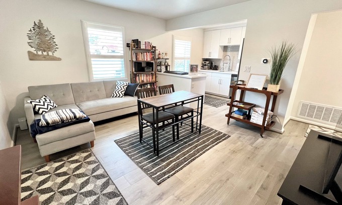 East Central Condo | Perfect 1-bedroom condo with WiFi, AC in the heart of Salt Lake City