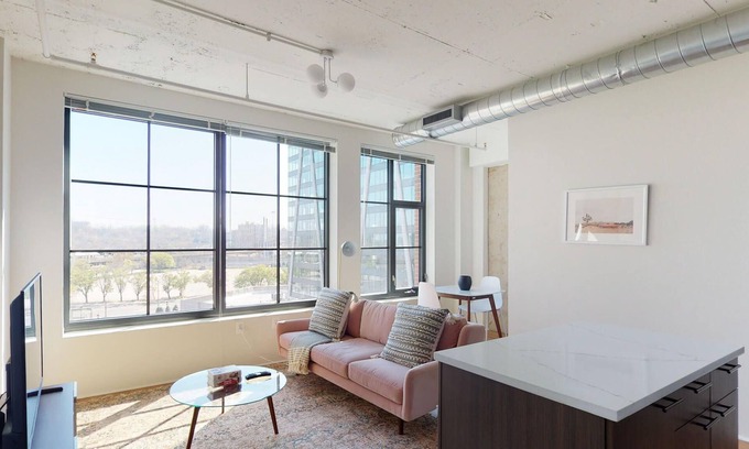 Eisenhower East Apartment | Perfect 1BR at The Foundry Near Dtwn DC + Metro
