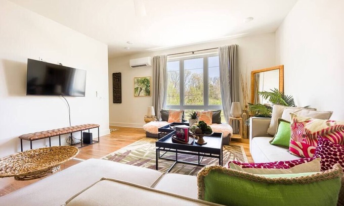 Hermitage House | Perfect 4 Bedroom/4 Bath Hideaway Awaits!