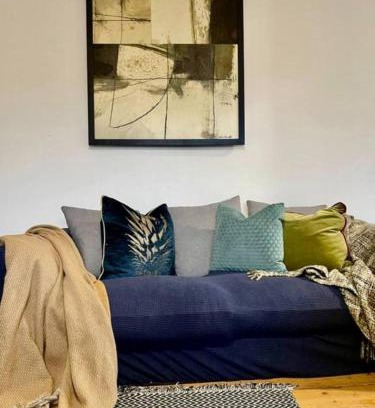 Newport Apartment | Perfect Base for Work & Leisure in Newport!