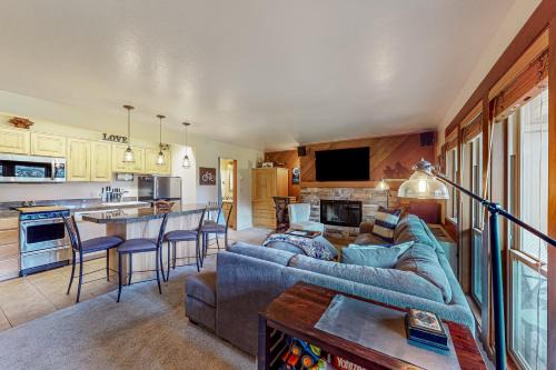 Bend Apartment | Perfect Bend Getaway