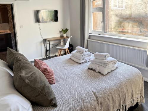 Woodingdean House | Perfect Couple Retreat To Relax With Hot Tubsauna