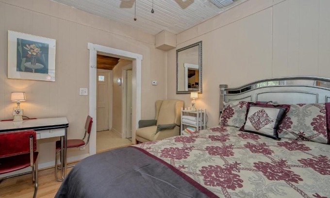 Central Sarasota Apartment | Perfect Downtown Space-Walk to Library, Theater