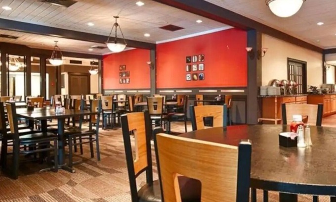 Bethlehem House | Perfect Escape! 3 Great Units, Pool, Restaurant, Near SteelStacks, Pet Friendly!