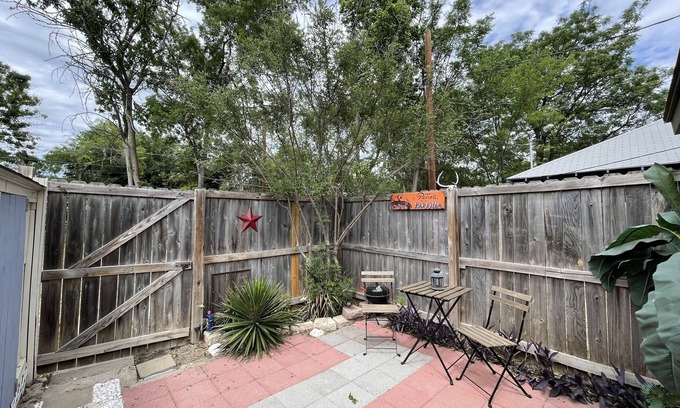 Northwest Los Angeles Heights House | Perfect for 2 | Private Entrance | Free Parking