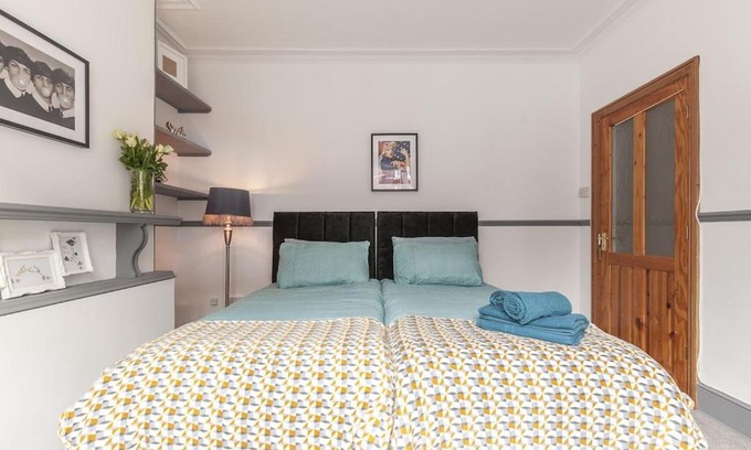 Exeter House | Perfect for contractors and families!