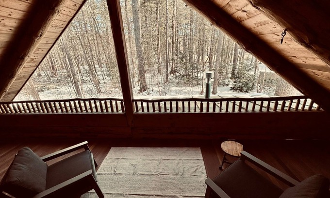 Glendale House | Perfect for Entertaining and Relaxation in the Berkshires!Furnished Country Home