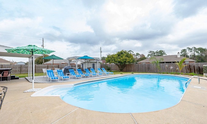 Pensacola House | Perfect for FamiliesnPrivate Pool, Hot tub, Fenced Yard, Pets ok, Near Beaches