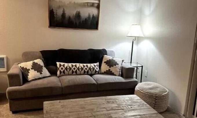 Aberdeen Apartment | Perfect for traveling professionals! pet friendly