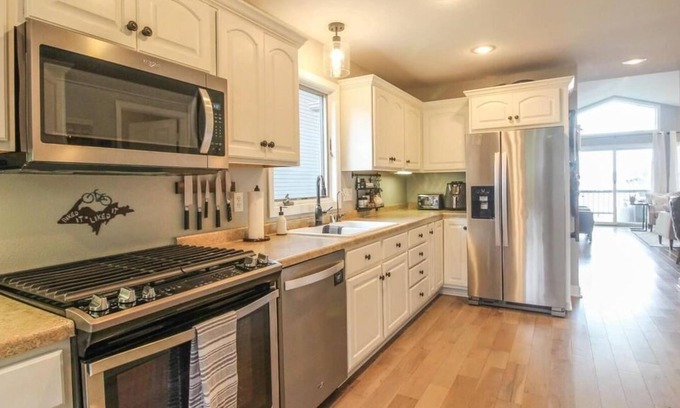 Lake Ripley House | Perfect get away Lake Ripley Lake House