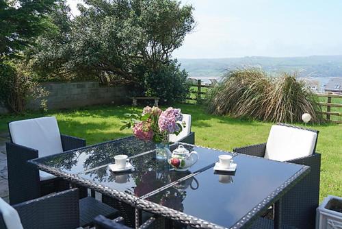 Cardigan House | Perfect Getaway