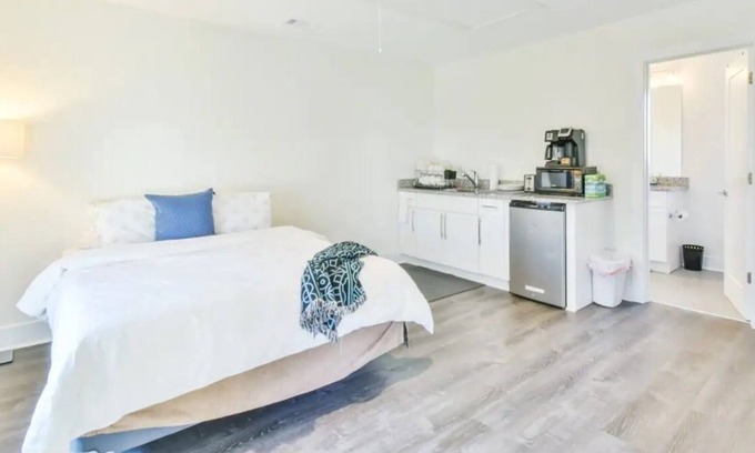 Edgewood Apartment | Perfect Getaway Just Minutes to Downtown Atlanta!