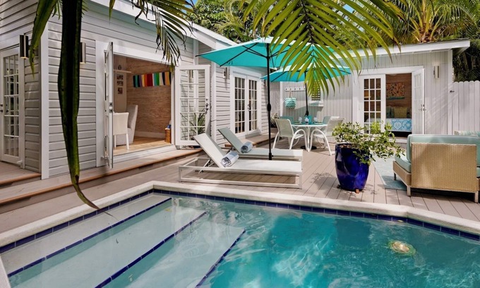 White Street Gallery District House | *PERFECT HARMONY @ MIDTOWN* Home & Pool + LAST KEY SERVICES…